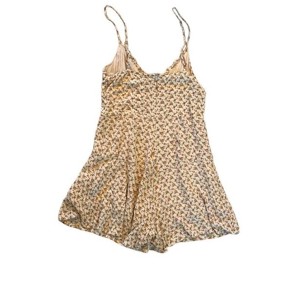 Illa Illa Floral Romper - Picture 2 of 11